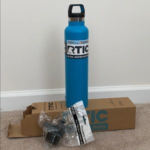 26 oz. BRAND NEW Hot/Cold Water Bottle